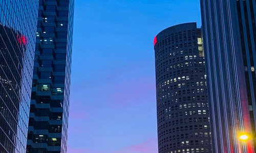 建筑網(wǎng)站建設(shè)的兩大主流形態(tài)解析